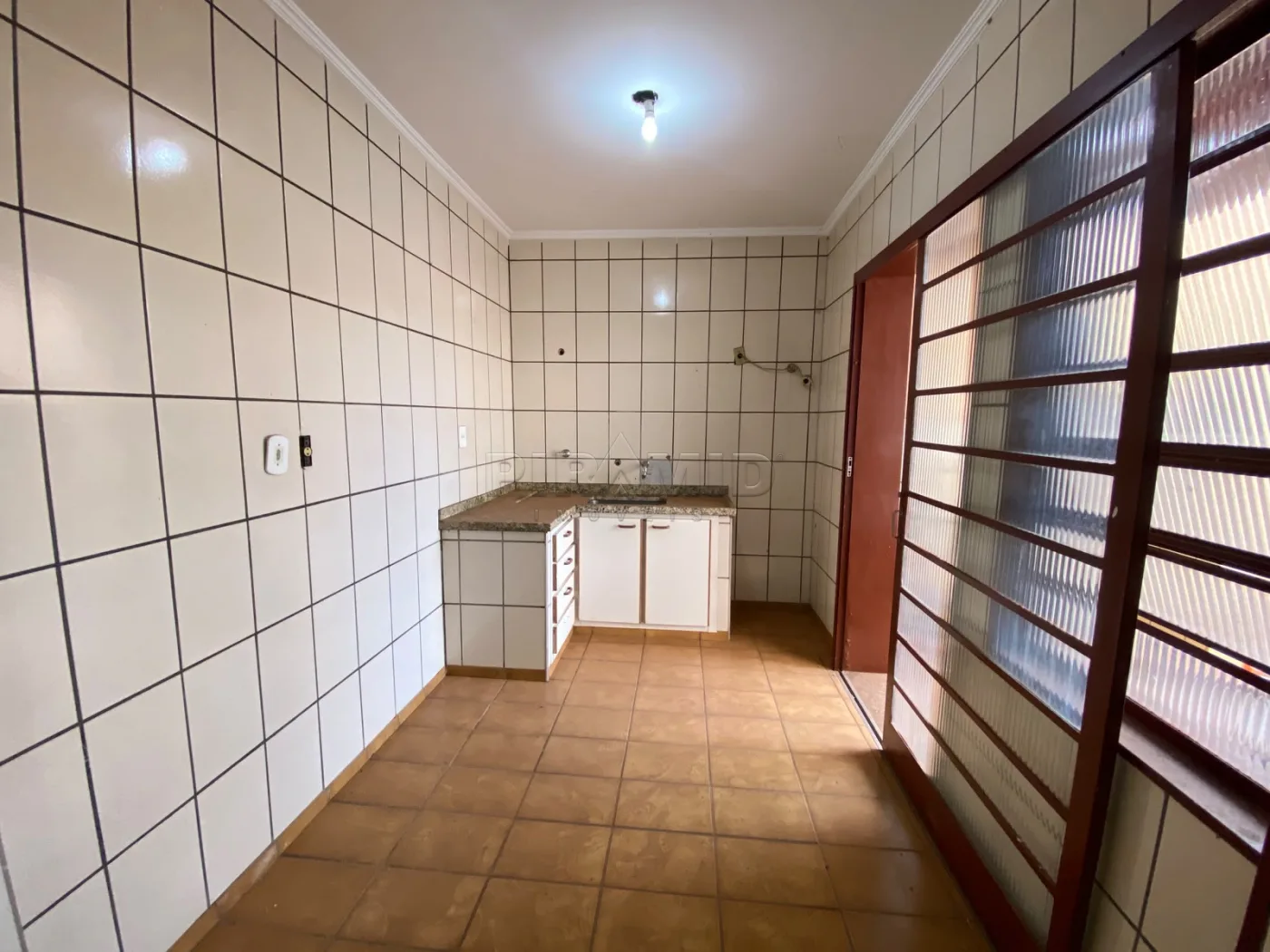 Alugar Casa / Padr&atilde;o em Ribeir&atilde;o Preto R$ 3.000,00 - Foto 6