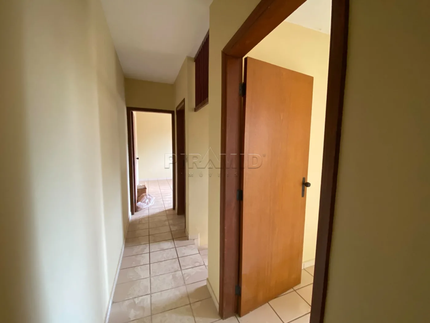 Alugar Casa / Padr&atilde;o em Ribeir&atilde;o Preto R$ 3.000,00 - Foto 17