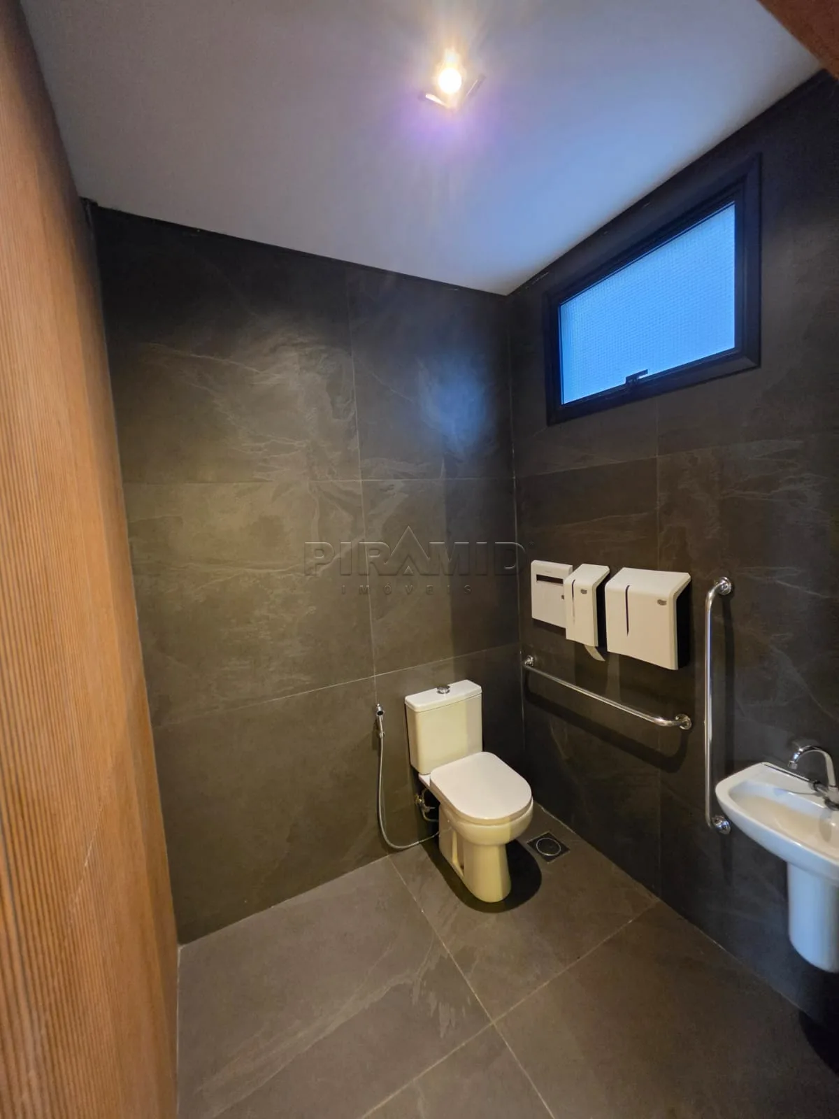 Alugar Comercial / Ponto Comercial em Ribeir&atilde;o Preto R$ 36.000,00 - Foto 3