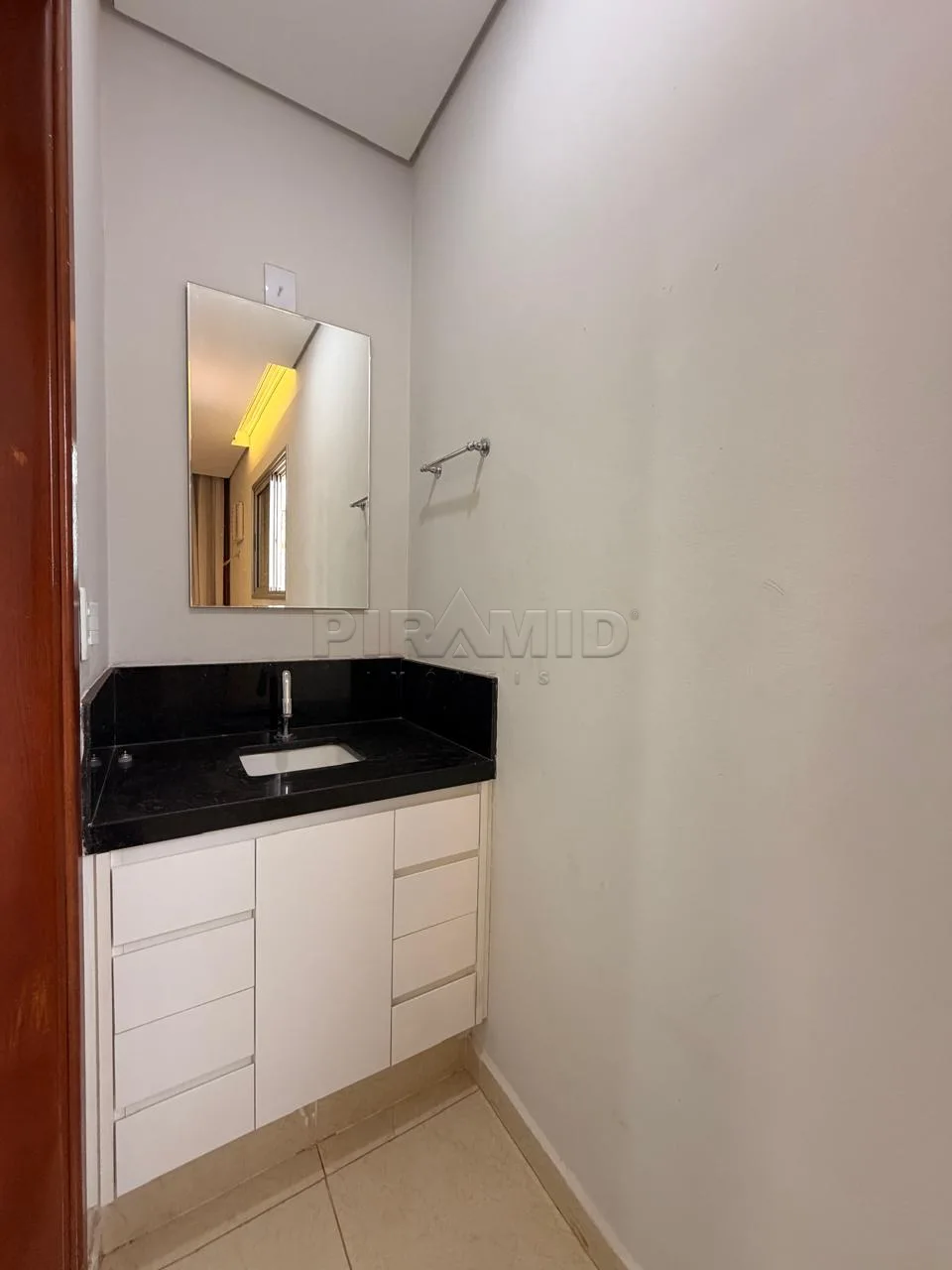 Alugar Apartamento / Padr&atilde;o em Ribeir&atilde;o Preto R$ 1.800,00 - Foto 13