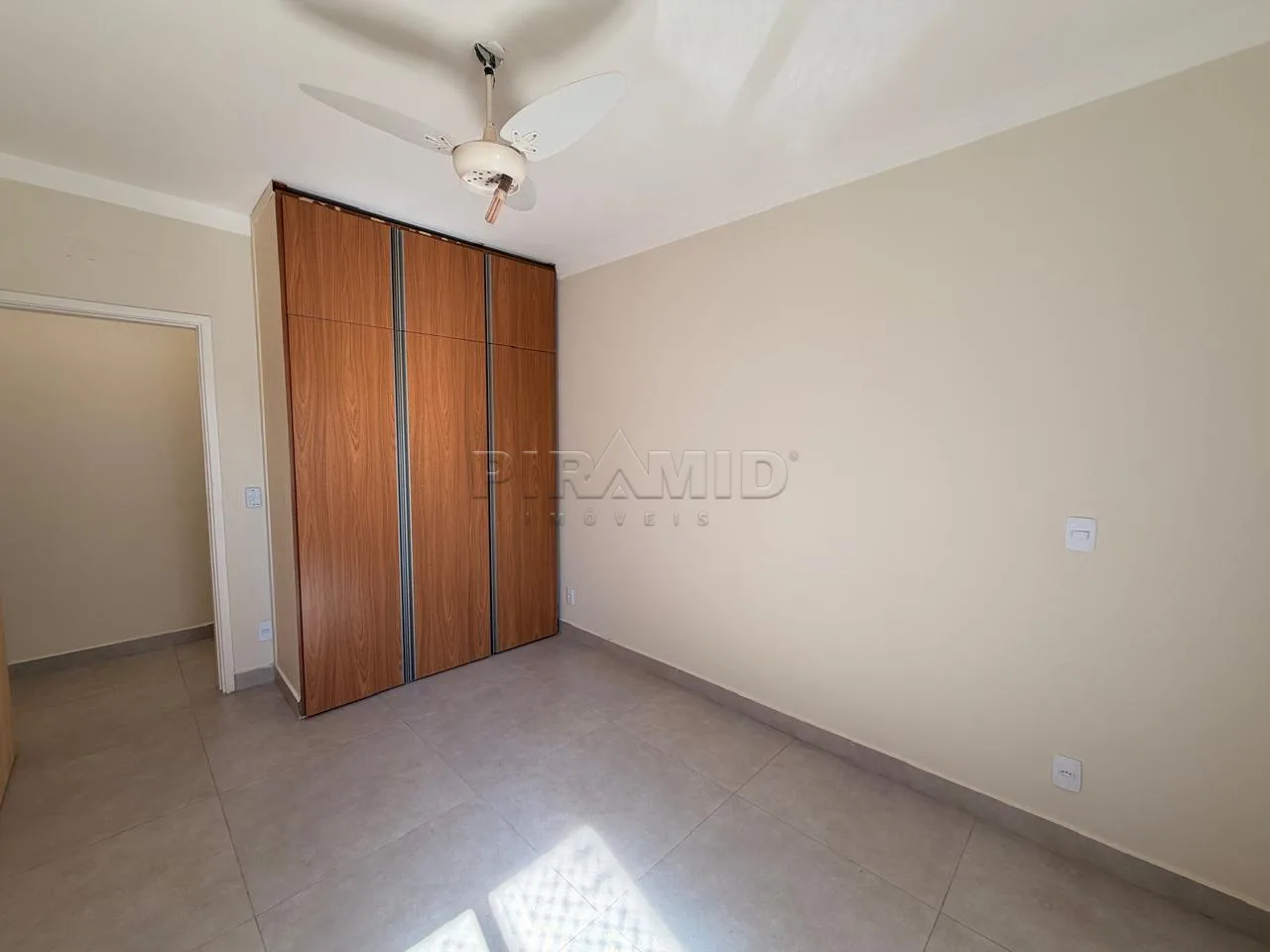 Alugar Apartamento / Padr&atilde;o em Ribeir&atilde;o Preto R$ 1.587,00 - Foto 15