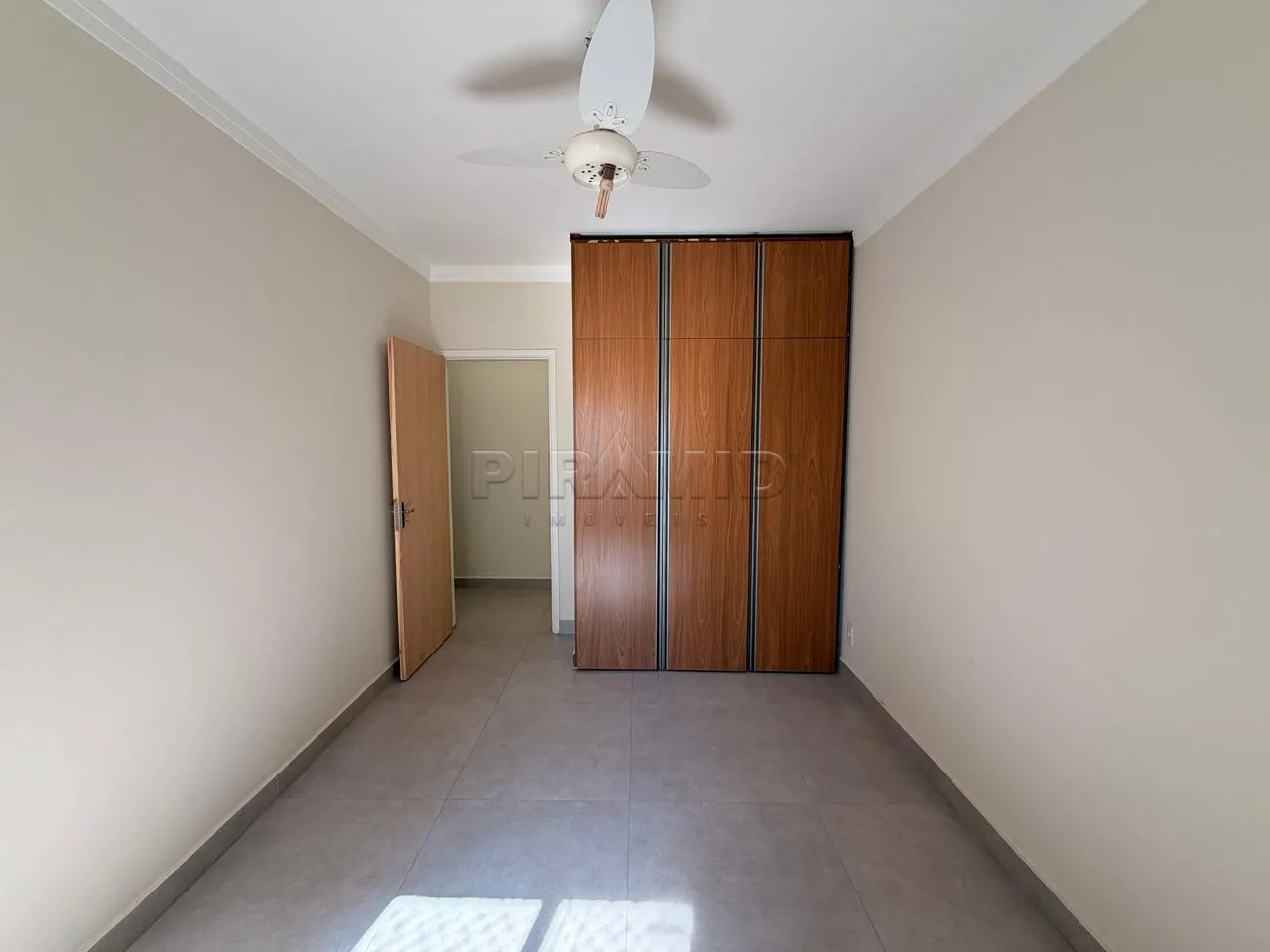 Alugar Apartamento / Padr&atilde;o em Ribeir&atilde;o Preto R$ 1.587,00 - Foto 16