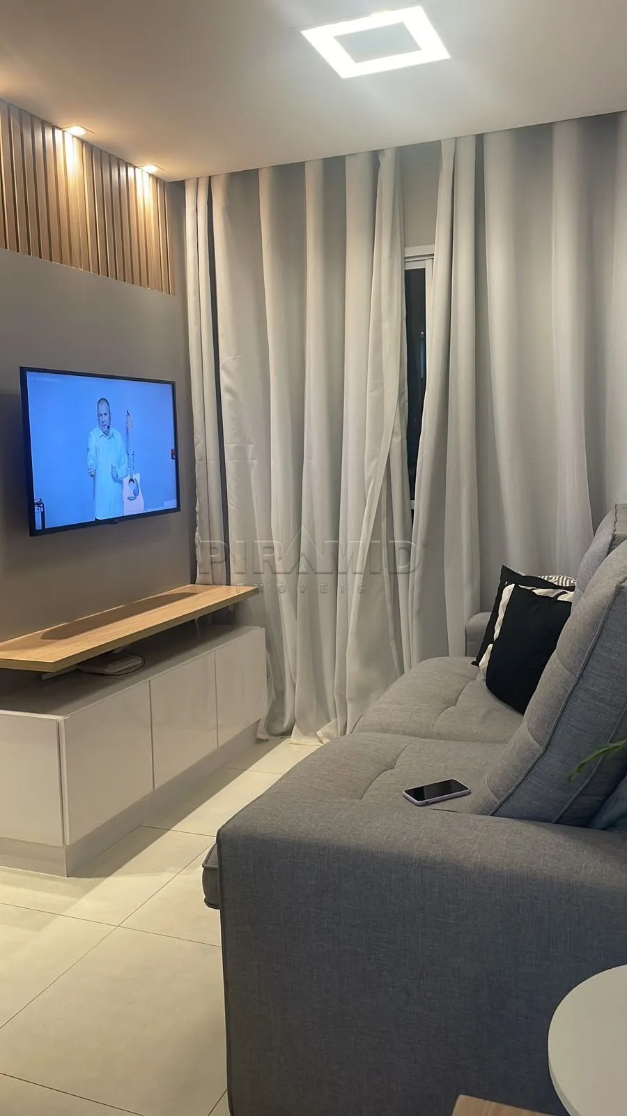 Alugar Apartamento / Padr&atilde;o em Ribeir&atilde;o Preto R$ 1.600,00 - Foto 4