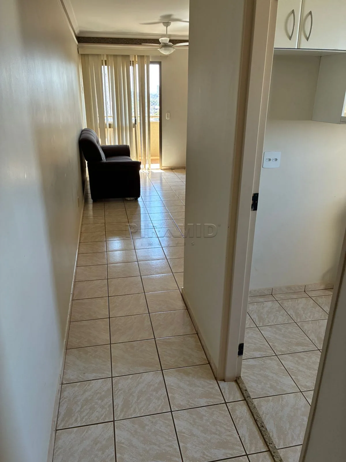 Alugar Apartamento / Padr&atilde;o em Ribeir&atilde;o Preto R$ 2.000,00 - Foto 1
