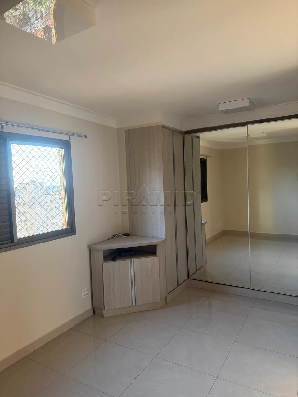 Alugar Apartamento / Padr&atilde;o em Ribeir&atilde;o Preto R$ 4.800,00 - Foto 4