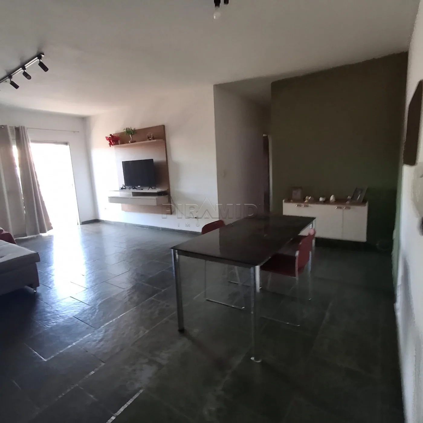 Comprar Apartamento / Padr&atilde;o em Ribeir&atilde;o Preto R$ 300.000,00 - Foto 1