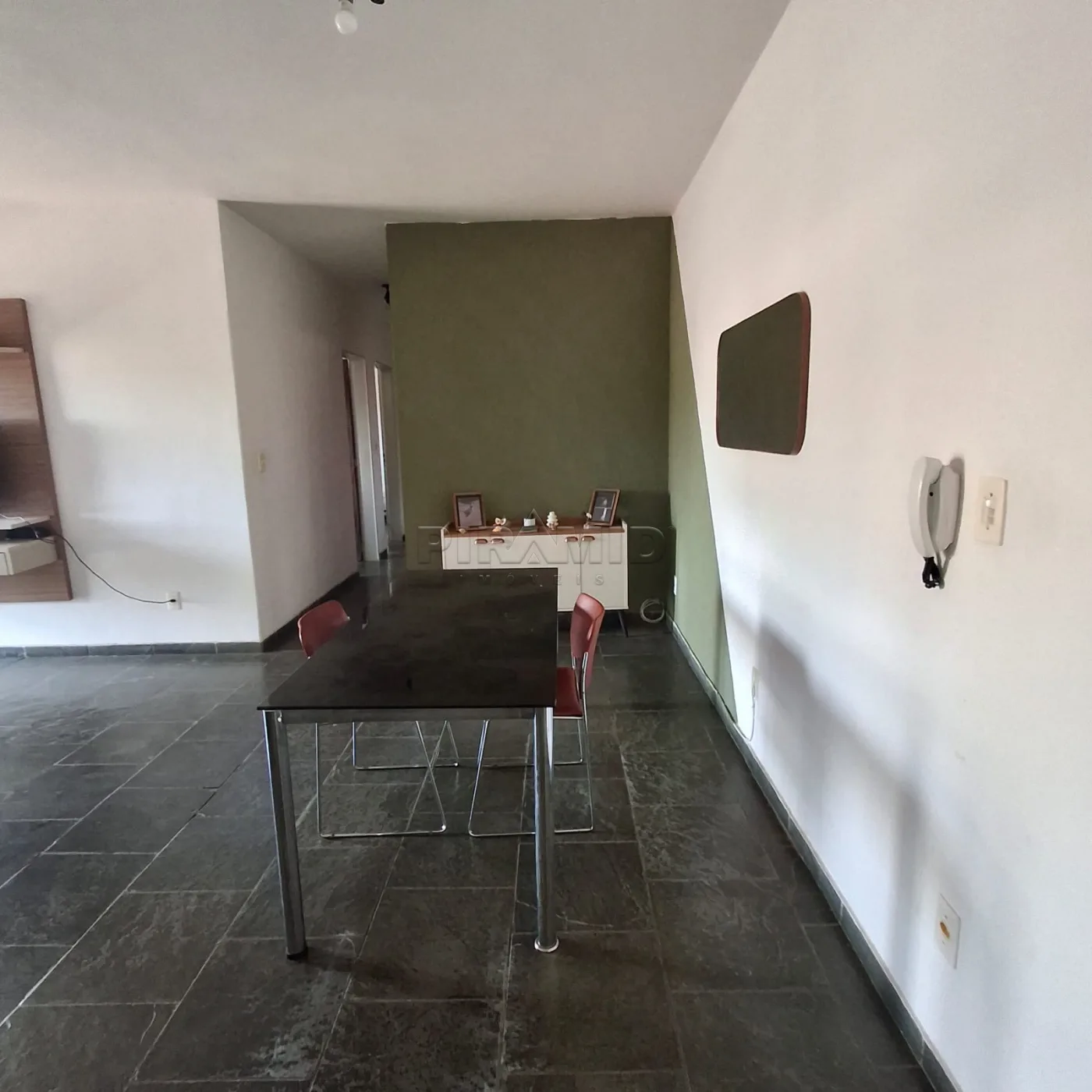 Comprar Apartamento / Padr&atilde;o em Ribeir&atilde;o Preto R$ 300.000,00 - Foto 2