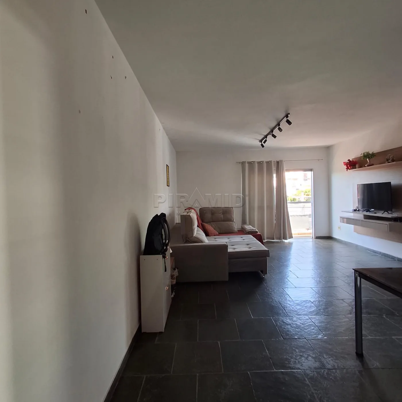 Comprar Apartamento / Padr&atilde;o em Ribeir&atilde;o Preto R$ 300.000,00 - Foto 3
