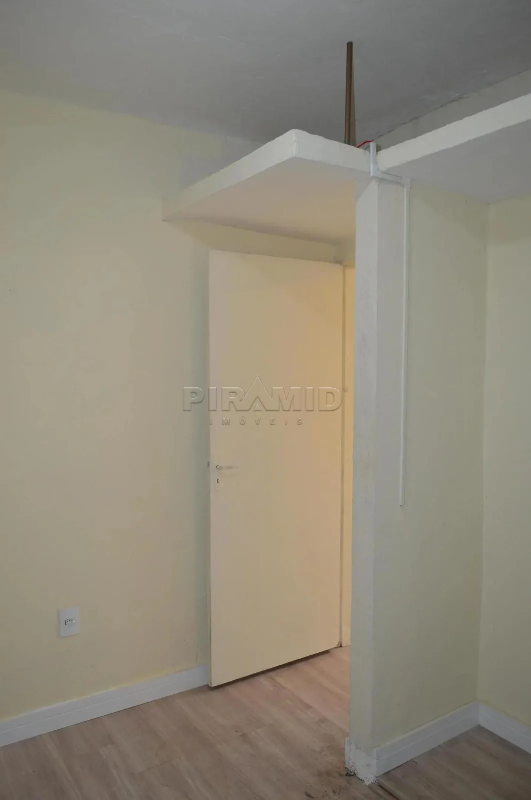Alugar Casa / Padr&atilde;o em Ribeir&atilde;o Preto R$ 1.550,00 - Foto 18