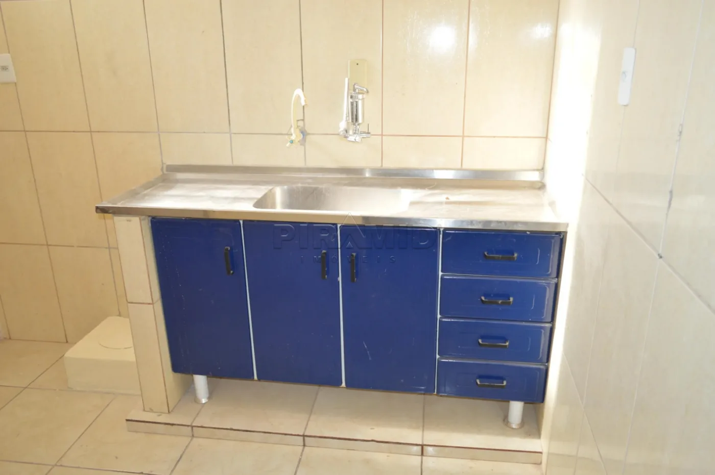 Alugar Casa / Padr&atilde;o em Ribeir&atilde;o Preto R$ 1.550,00 - Foto 7