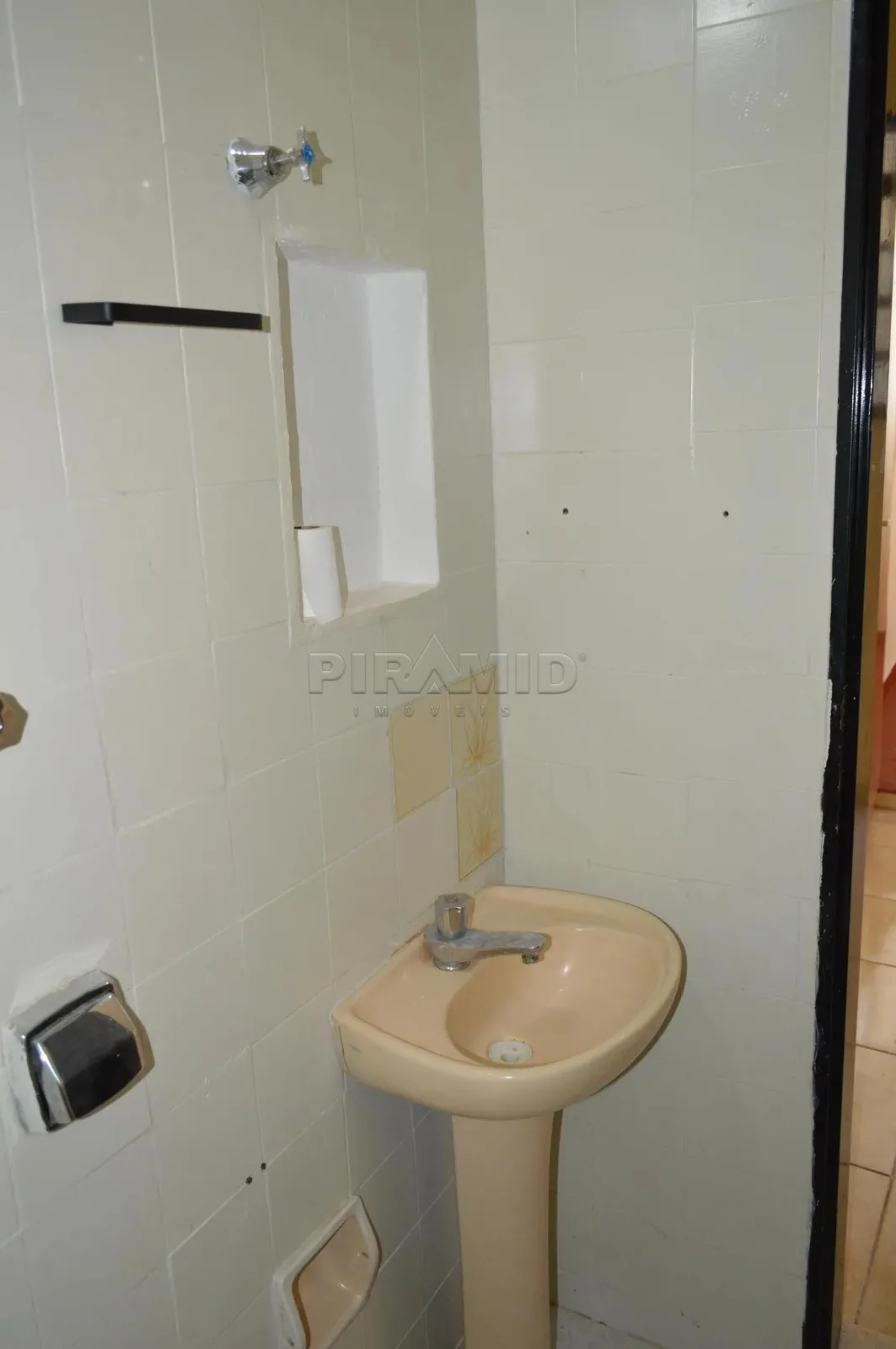 Alugar Casa / Padr&atilde;o em Ribeir&atilde;o Preto R$ 1.550,00 - Foto 15