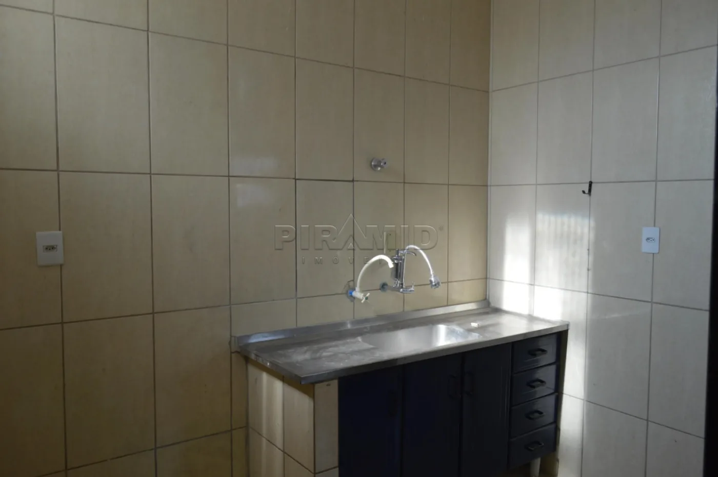 Alugar Casa / Padr&atilde;o em Ribeir&atilde;o Preto R$ 1.550,00 - Foto 9