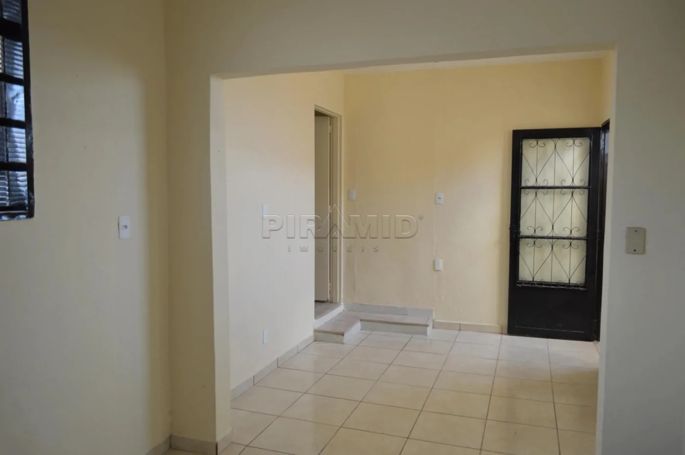 Alugar Casa / Padr&atilde;o em Ribeir&atilde;o Preto R$ 1.550,00 - Foto 3