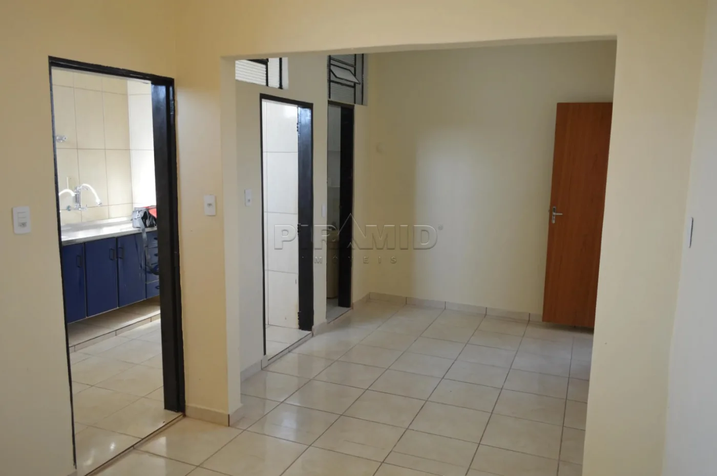 Alugar Casa / Padr&atilde;o em Ribeir&atilde;o Preto R$ 1.550,00 - Foto 5