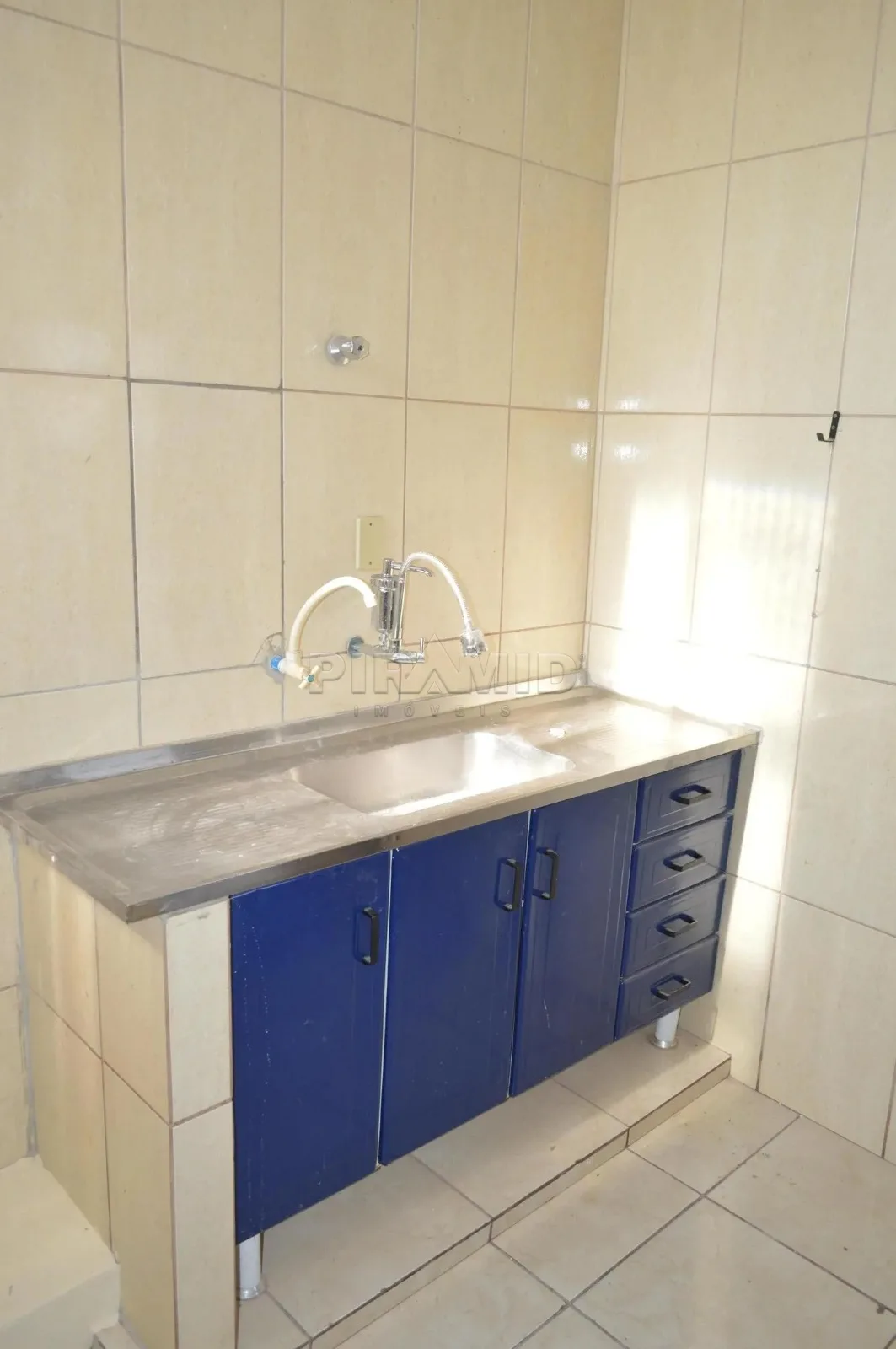 Alugar Casa / Padr&atilde;o em Ribeir&atilde;o Preto R$ 1.550,00 - Foto 8