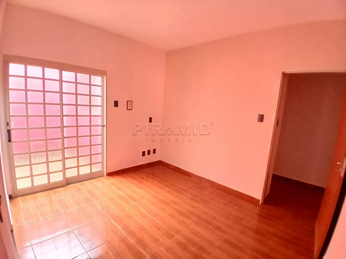 Comprar Casa / Padr&atilde;o em Ribeir&atilde;o Preto R$ 385.000,00 - Foto 4