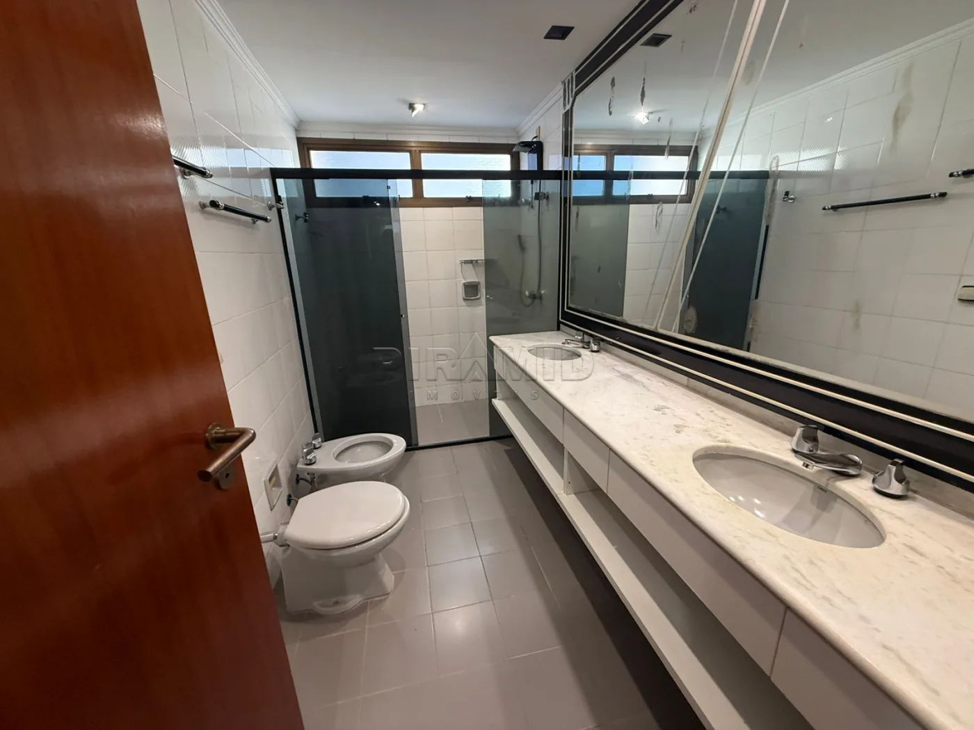 Alugar Apartamento / Padr&atilde;o em Ribeir&atilde;o Preto R$ 2.900,00 - Foto 17