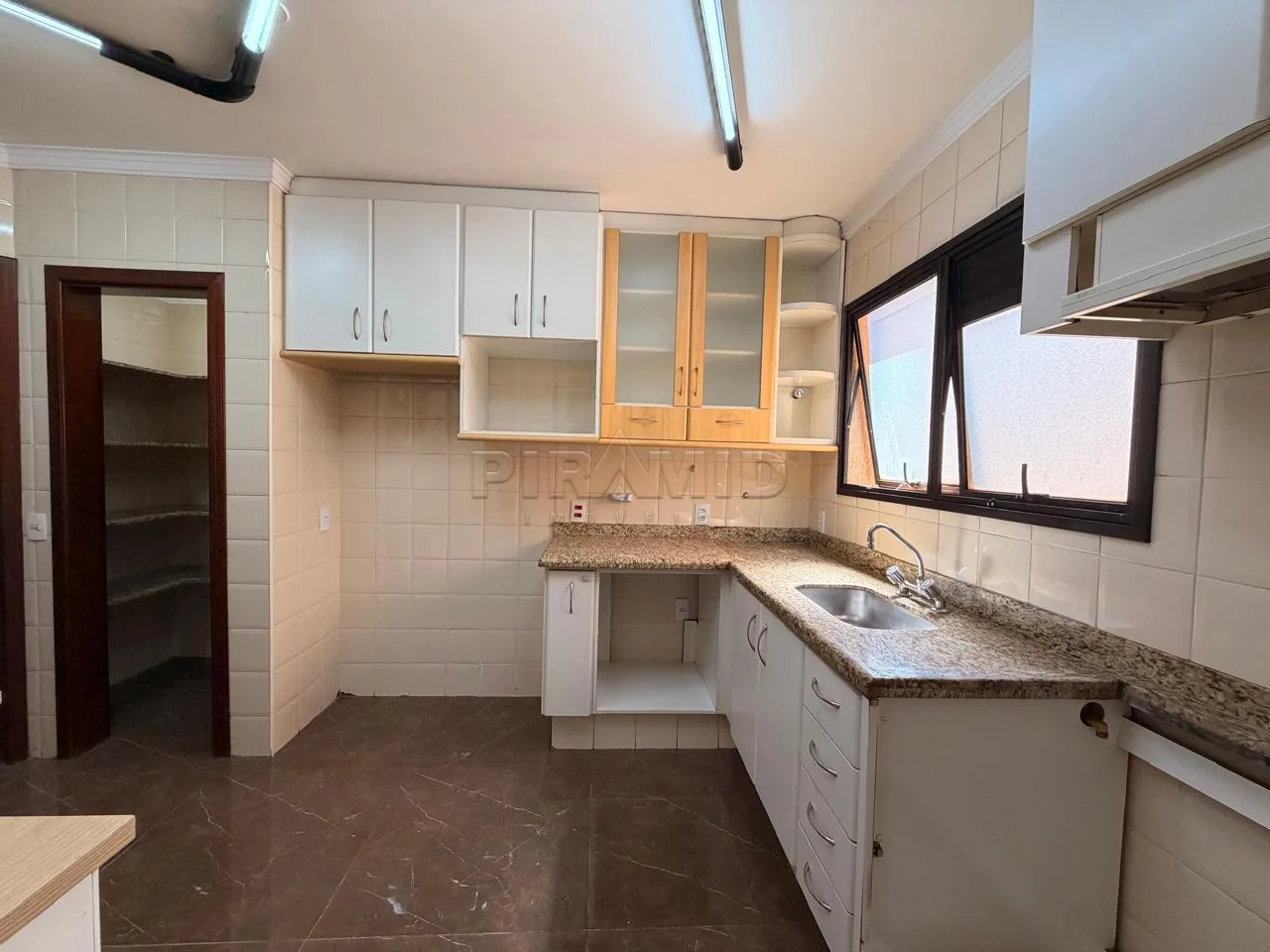 Alugar Apartamento / Padr&atilde;o em Ribeir&atilde;o Preto R$ 4.900,00 - Foto 31
