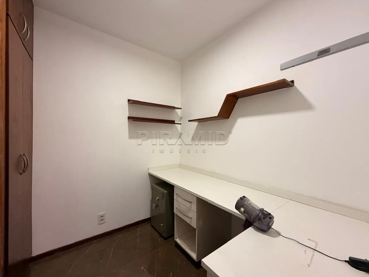 Alugar Apartamento / Padr&atilde;o em Ribeir&atilde;o Preto R$ 4.900,00 - Foto 37