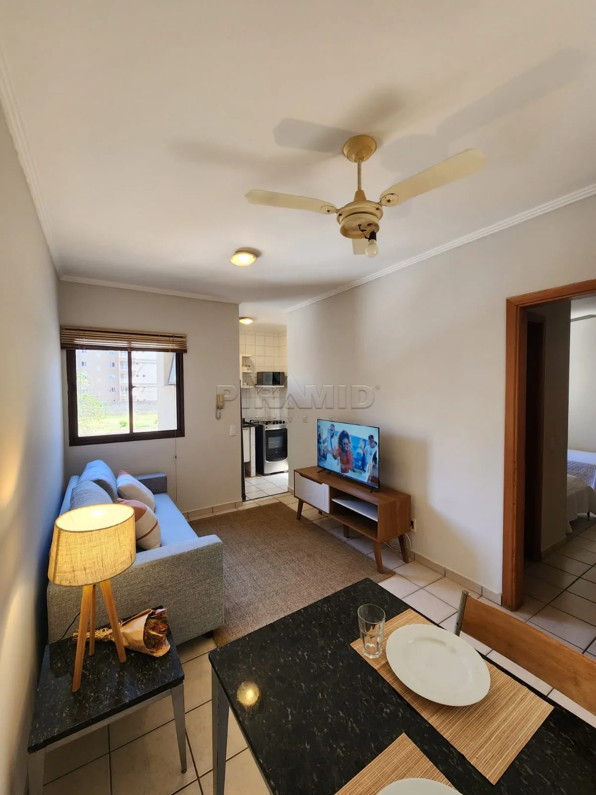 Alugar Apartamento / Padr&atilde;o em Ribeir&atilde;o Preto R$ 2.500,00 - Foto 1