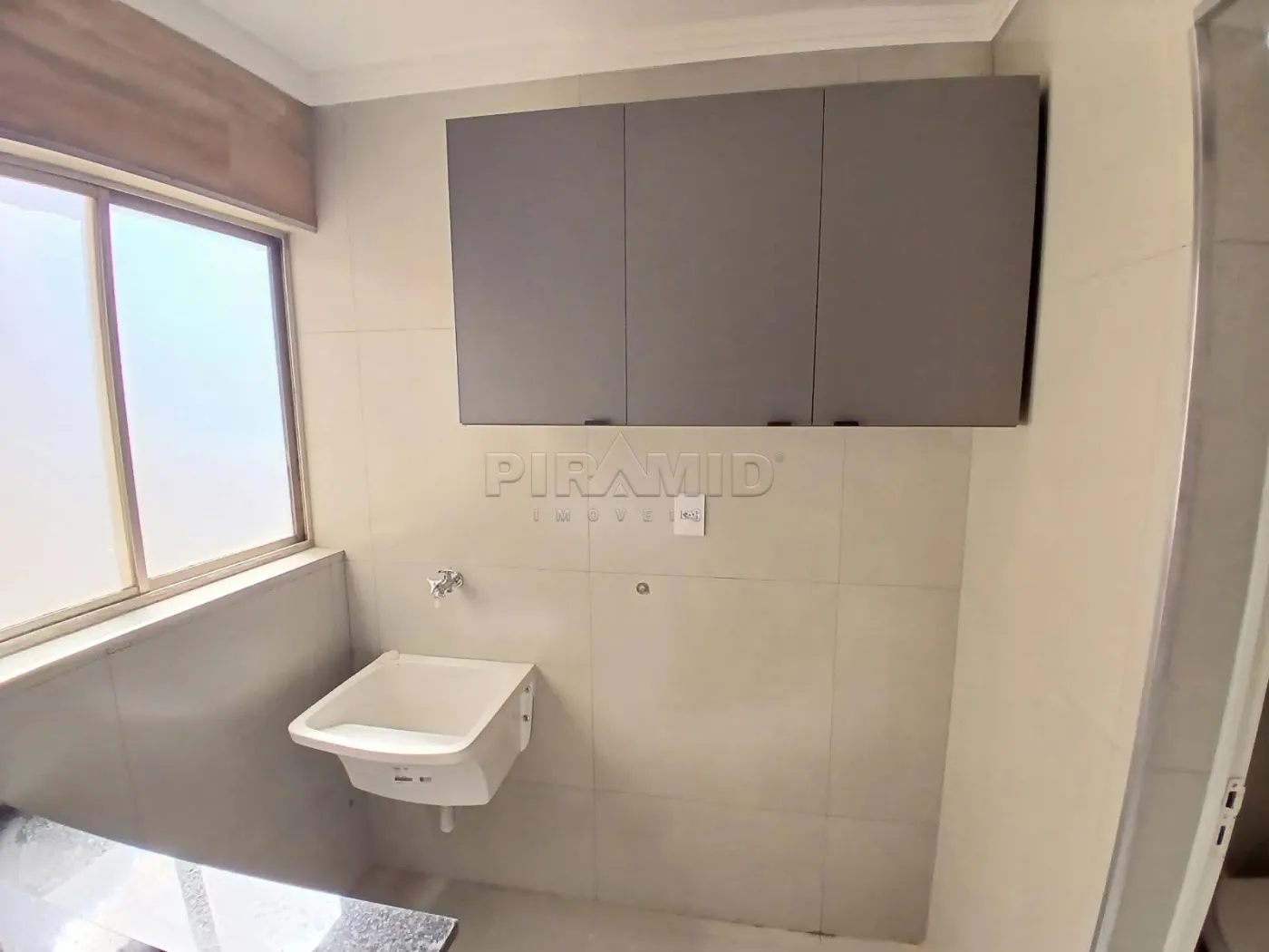 Alugar Apartamento / Padr&atilde;o em Ribeir&atilde;o Preto R$ 1.750,00 - Foto 12