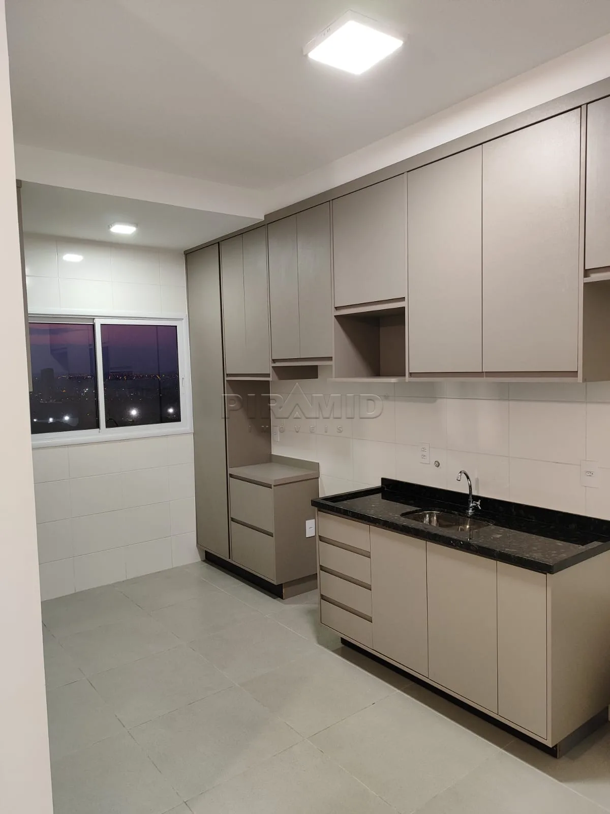 Alugar Apartamento / Padr&atilde;o em Ribeir&atilde;o Preto R$ 2.700,00 - Foto 9
