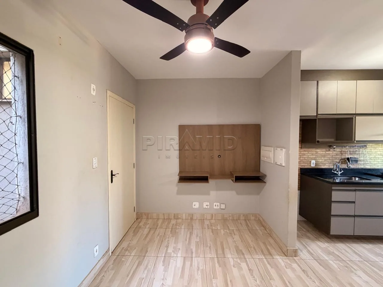 Alugar Apartamento / Padr&atilde;o em Ribeir&atilde;o Preto R$ 1.190,00 - Foto 2