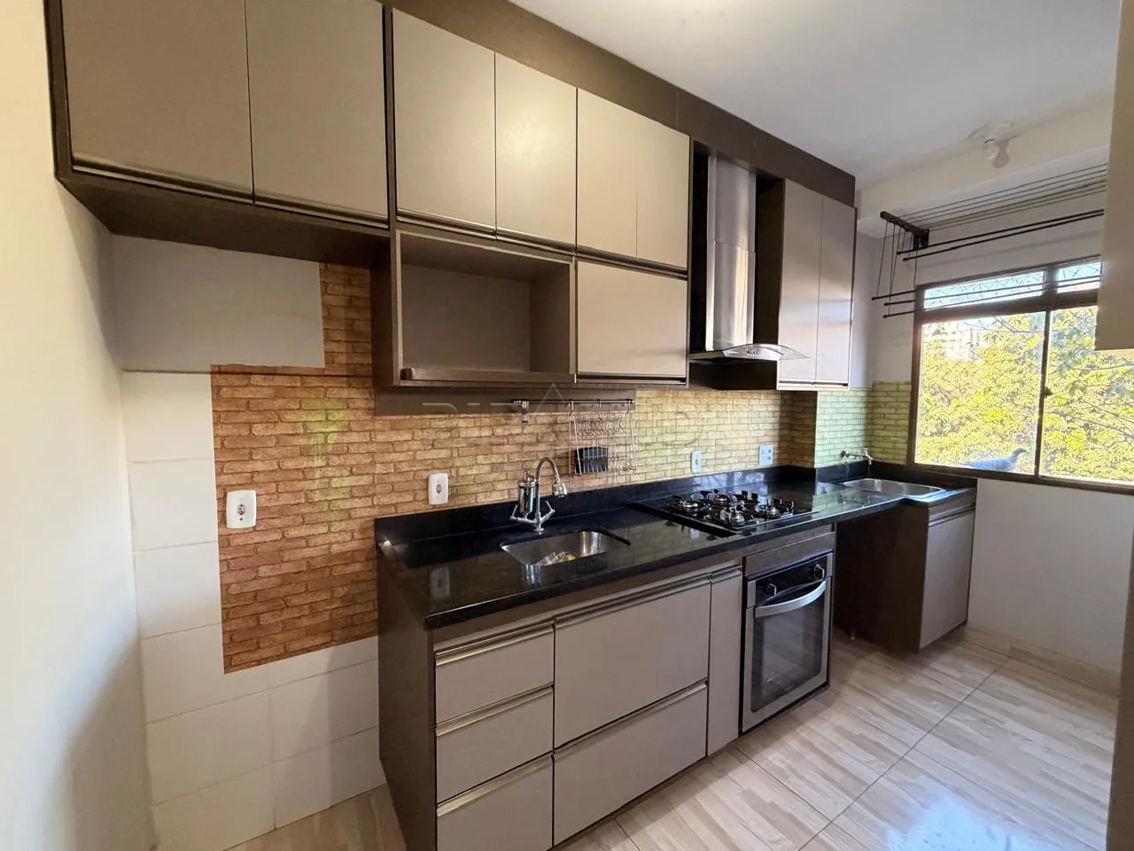Alugar Apartamento / Padr&atilde;o em Ribeir&atilde;o Preto R$ 1.190,00 - Foto 4