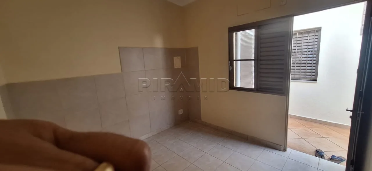Alugar Casa / Padr&atilde;o em Ribeir&atilde;o Preto R$ 3.000,00 - Foto 11
