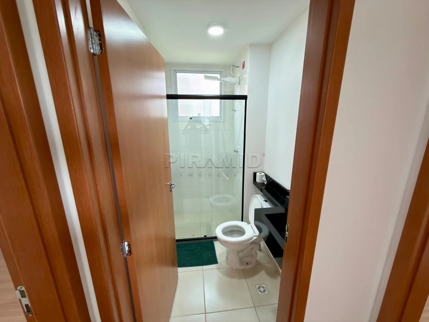 Alugar Apartamento / Padr&atilde;o em Ribeir&atilde;o Preto R$ 1.000,01 - Foto 4