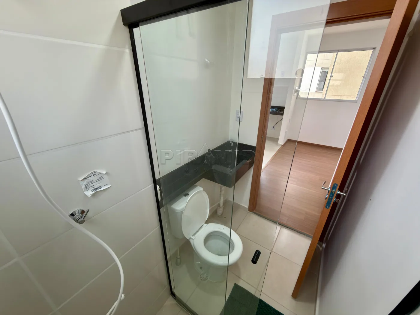 Alugar Apartamento / Padr&atilde;o em Ribeir&atilde;o Preto R$ 1.000,01 - Foto 5