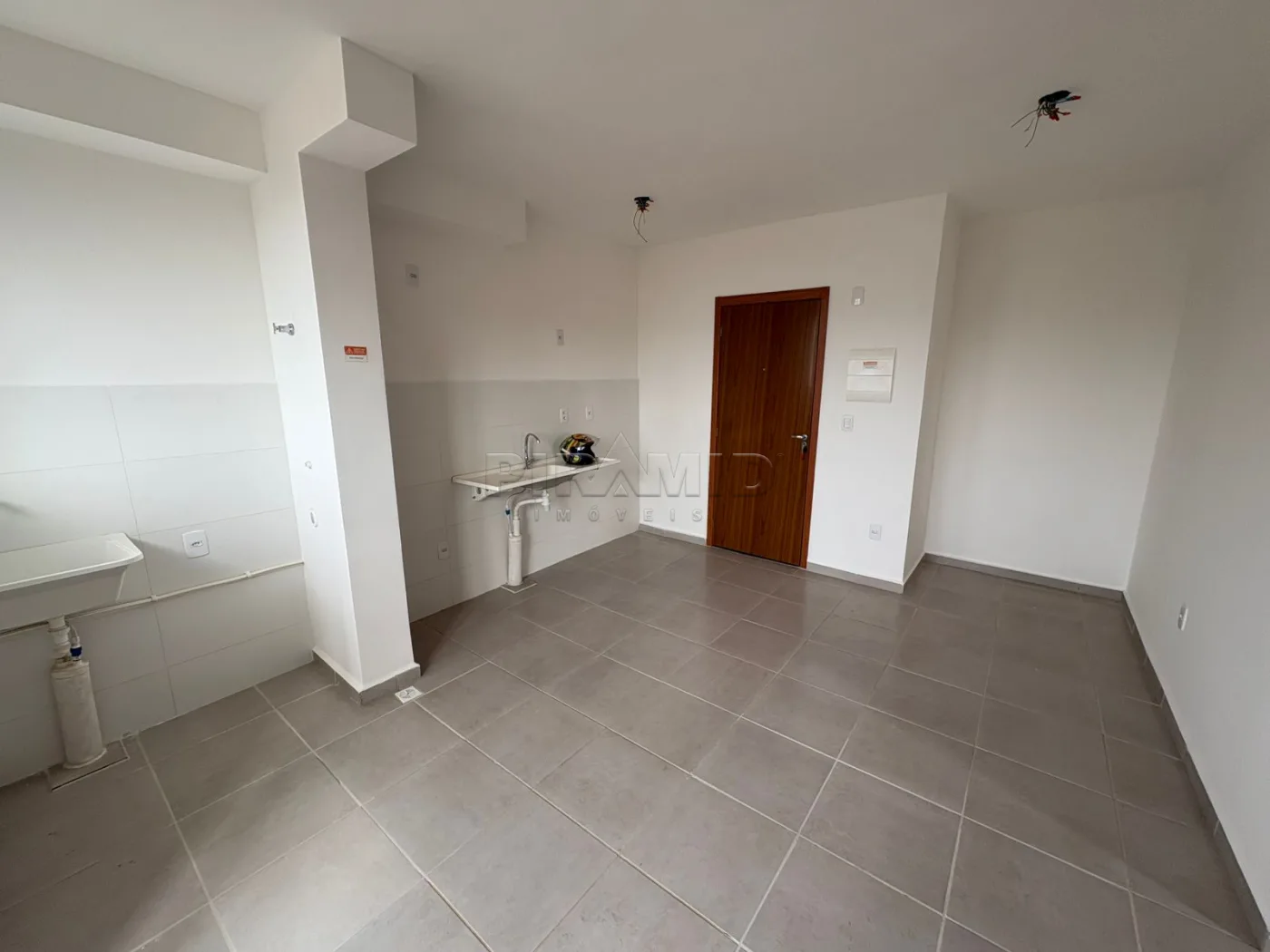 Alugar Apartamento / Padr&atilde;o em Ribeir&atilde;o Preto R$ 1.100,00 - Foto 1