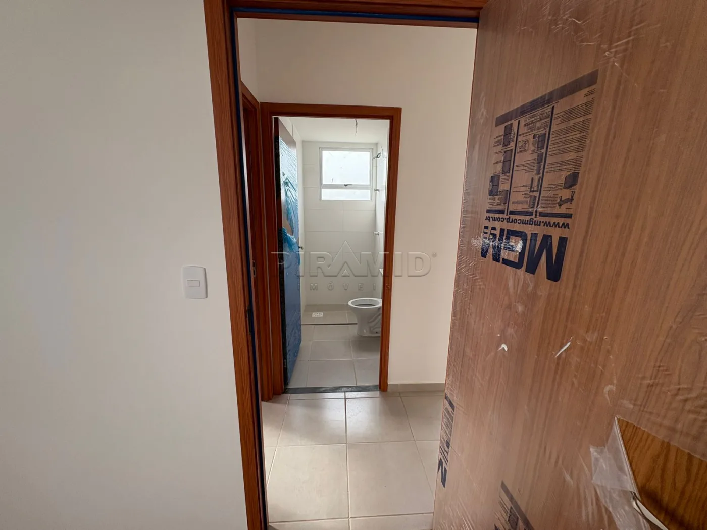 Alugar Apartamento / Padr&atilde;o em Ribeir&atilde;o Preto R$ 1.100,00 - Foto 4