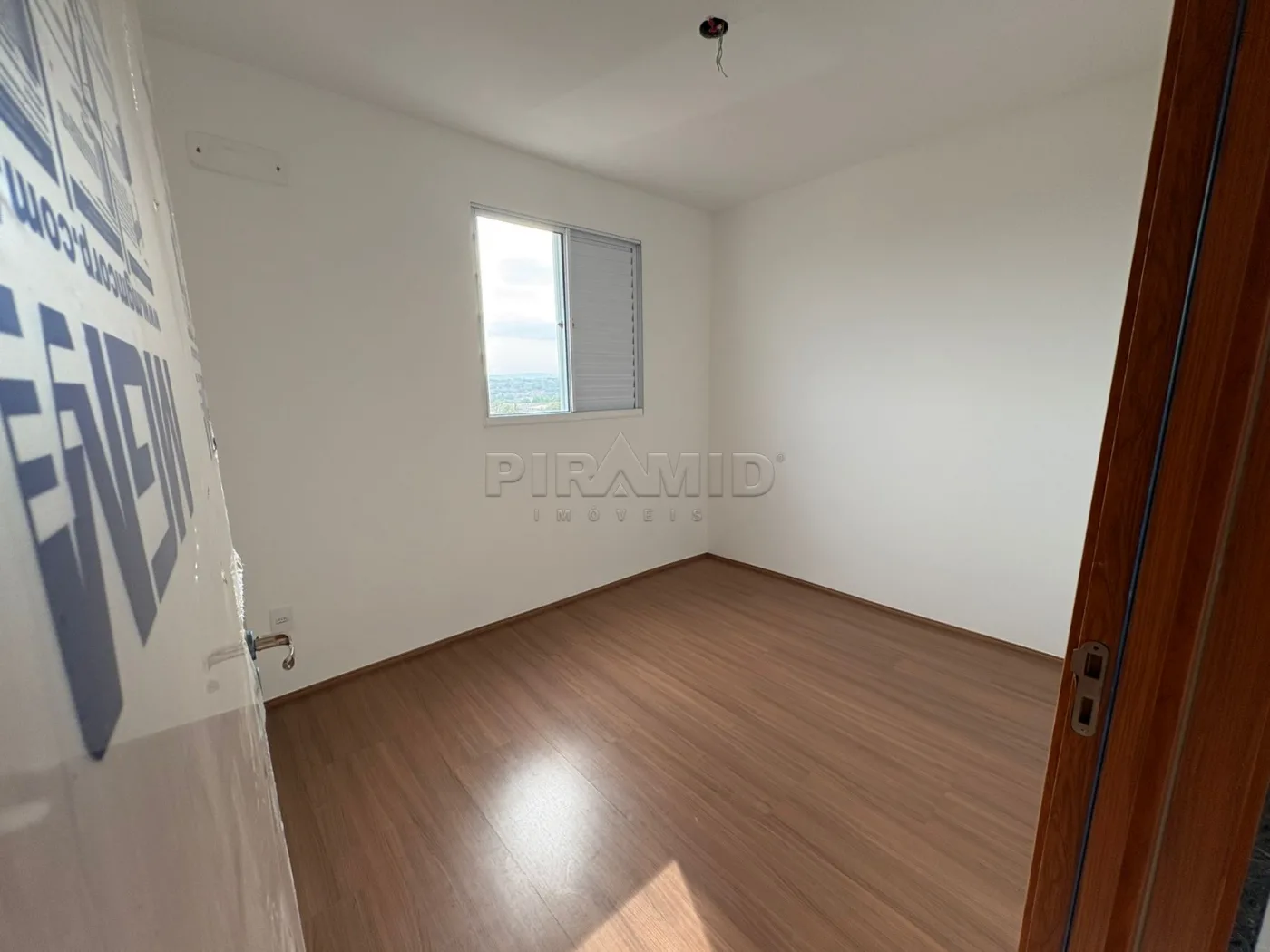Alugar Apartamento / Padr&atilde;o em Ribeir&atilde;o Preto R$ 1.100,00 - Foto 5