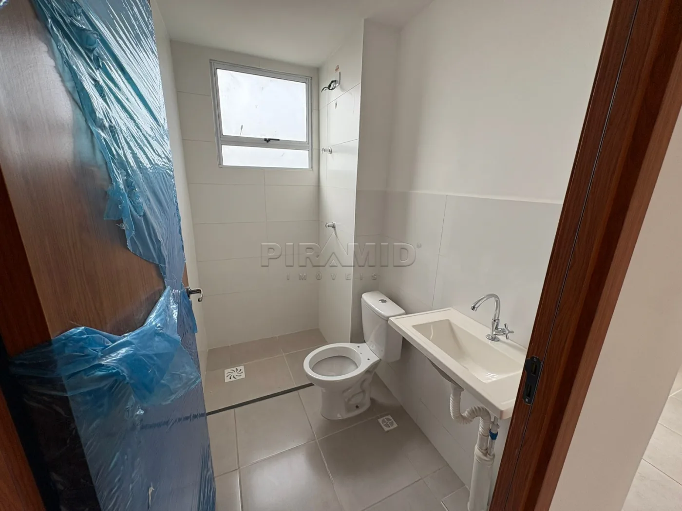 Alugar Apartamento / Padr&atilde;o em Ribeir&atilde;o Preto R$ 1.100,00 - Foto 9