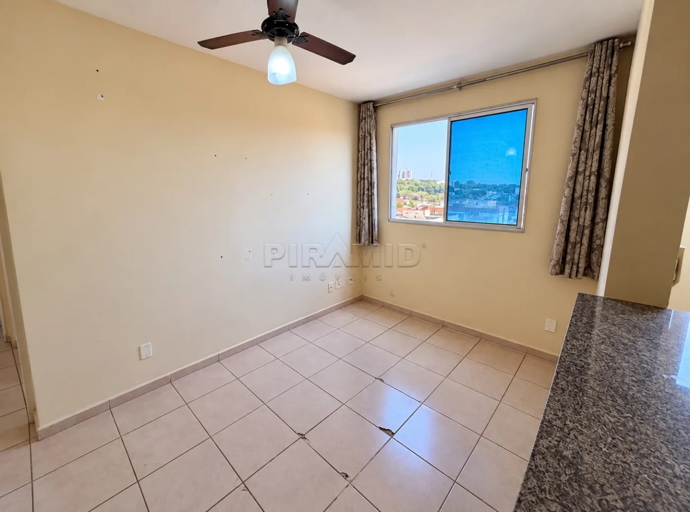 Alugar Apartamento / Padr&atilde;o em Ribeir&atilde;o Preto R$ 1.650,00 - Foto 2