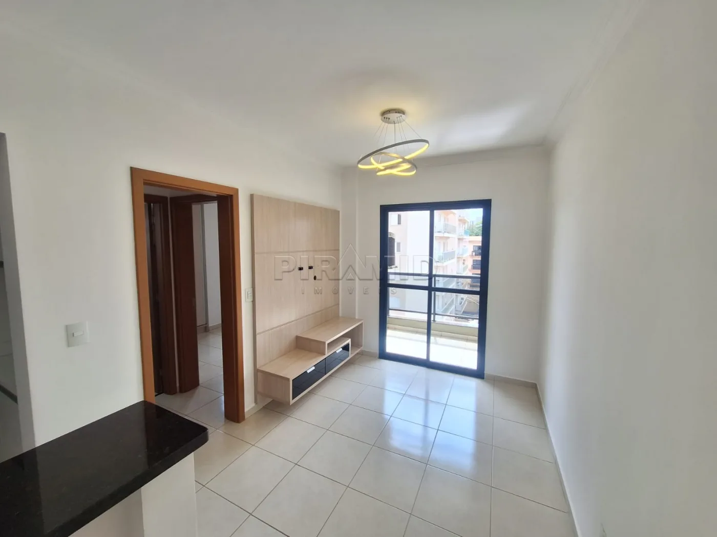 Alugar Apartamento / Padr&atilde;o em Ribeir&atilde;o Preto R$ 1.800,00 - Foto 1