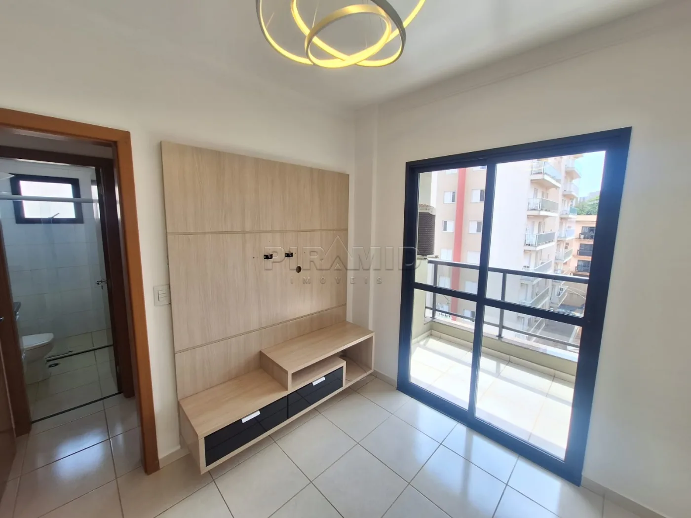 Alugar Apartamento / Padr&atilde;o em Ribeir&atilde;o Preto R$ 1.800,00 - Foto 3