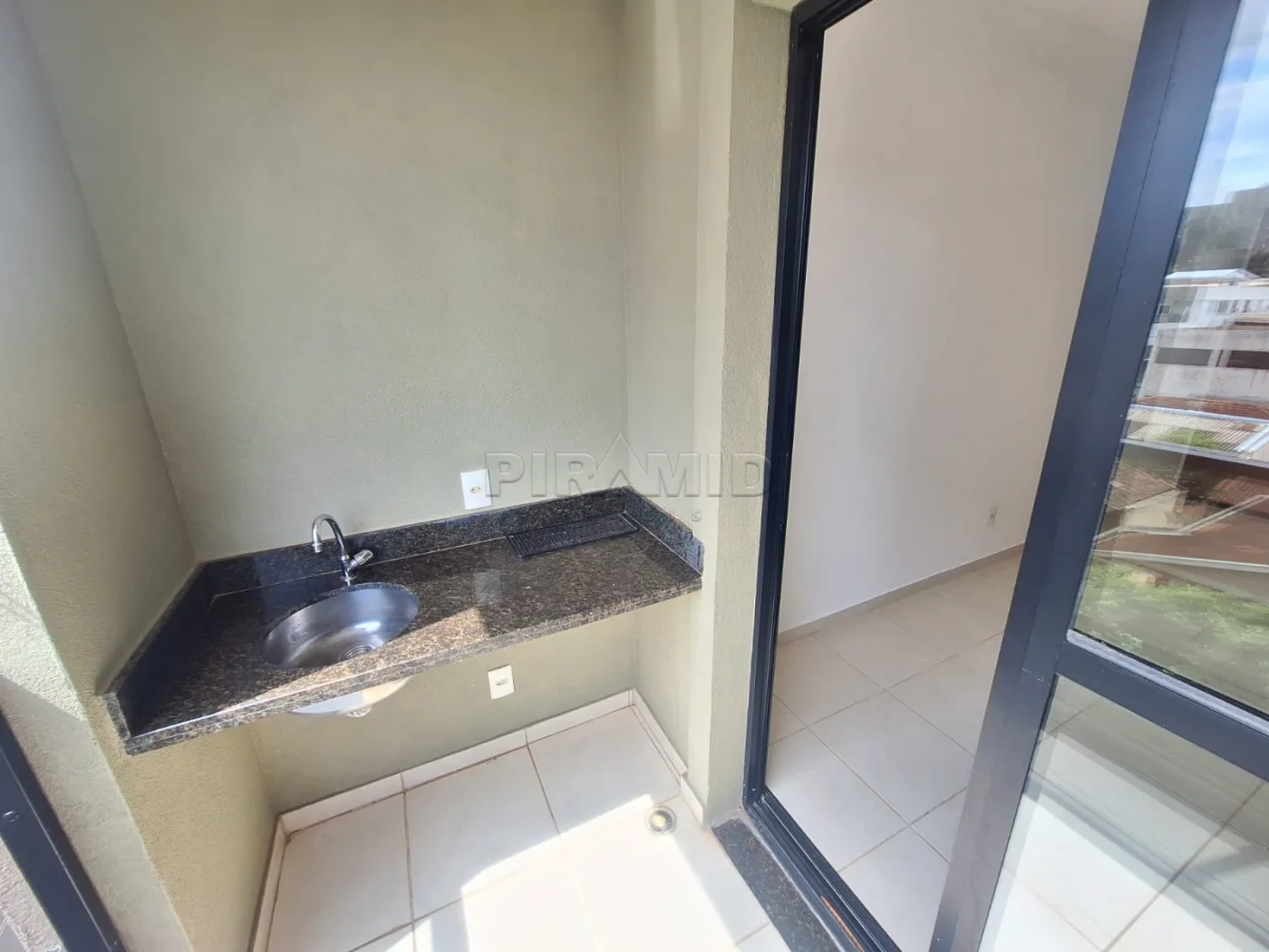 Alugar Apartamento / Padr&atilde;o em Ribeir&atilde;o Preto R$ 1.800,00 - Foto 5