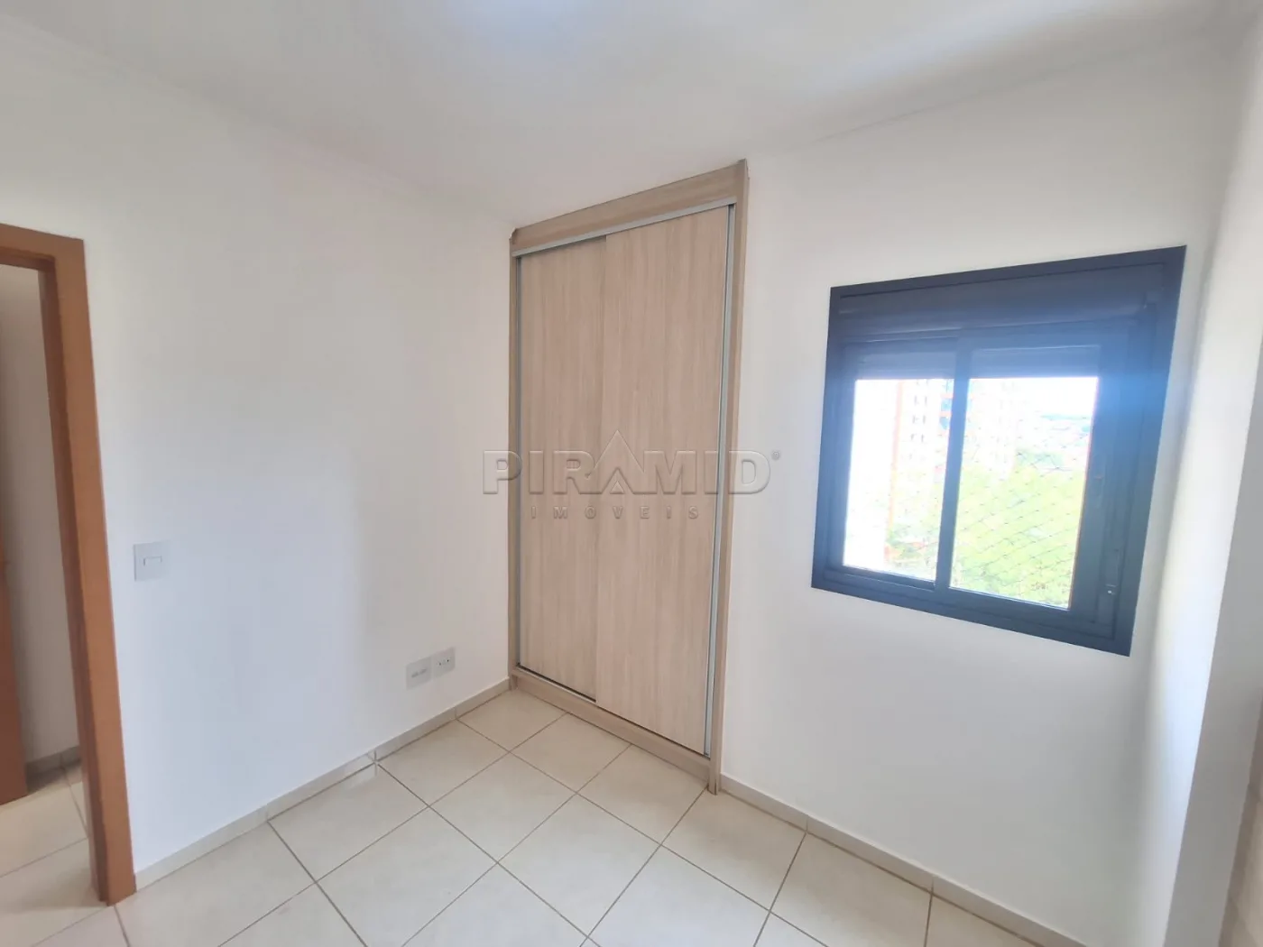 Alugar Apartamento / Padr&atilde;o em Ribeir&atilde;o Preto R$ 1.800,00 - Foto 8