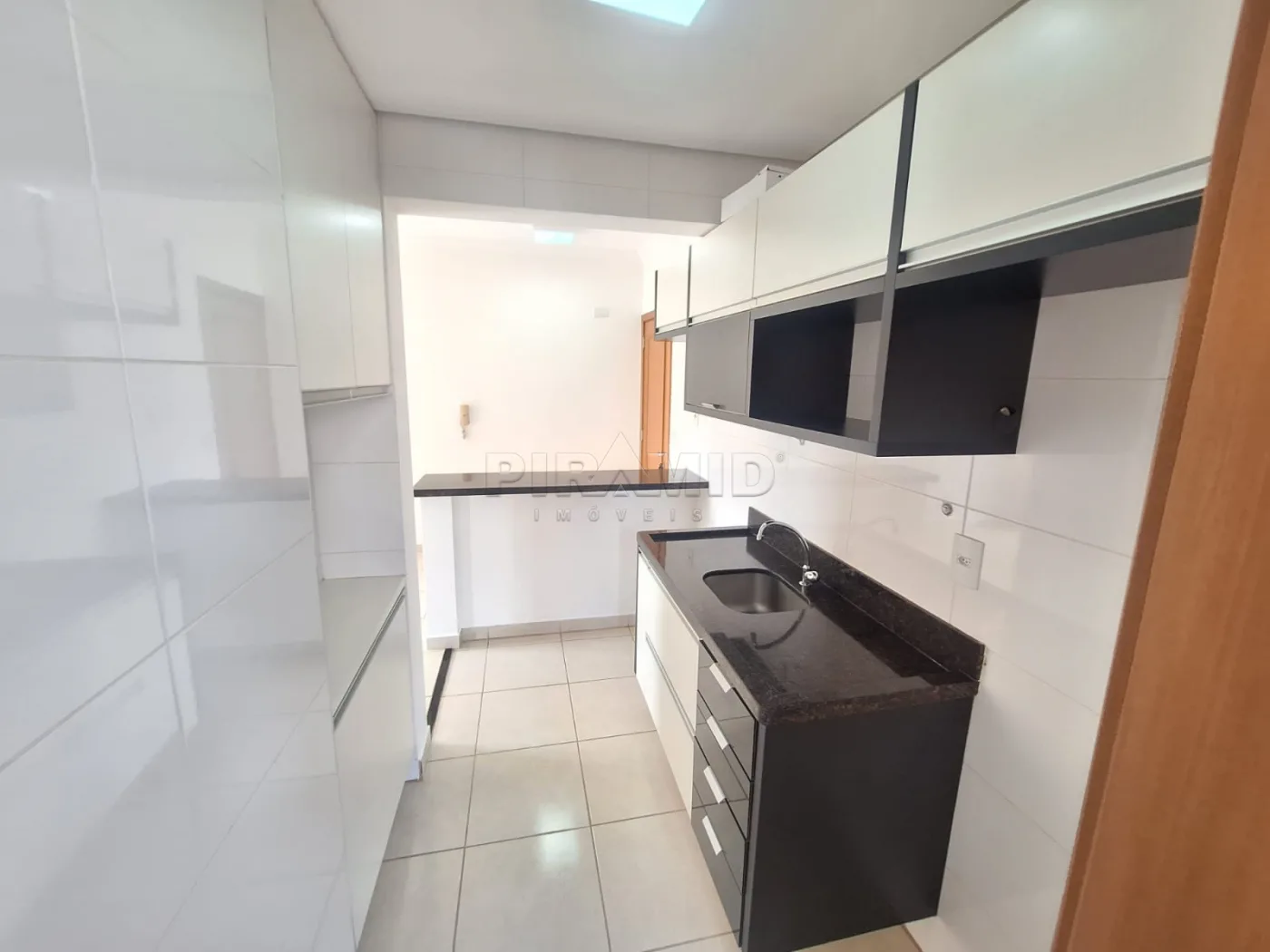 Alugar Apartamento / Padr&atilde;o em Ribeir&atilde;o Preto R$ 1.800,00 - Foto 12