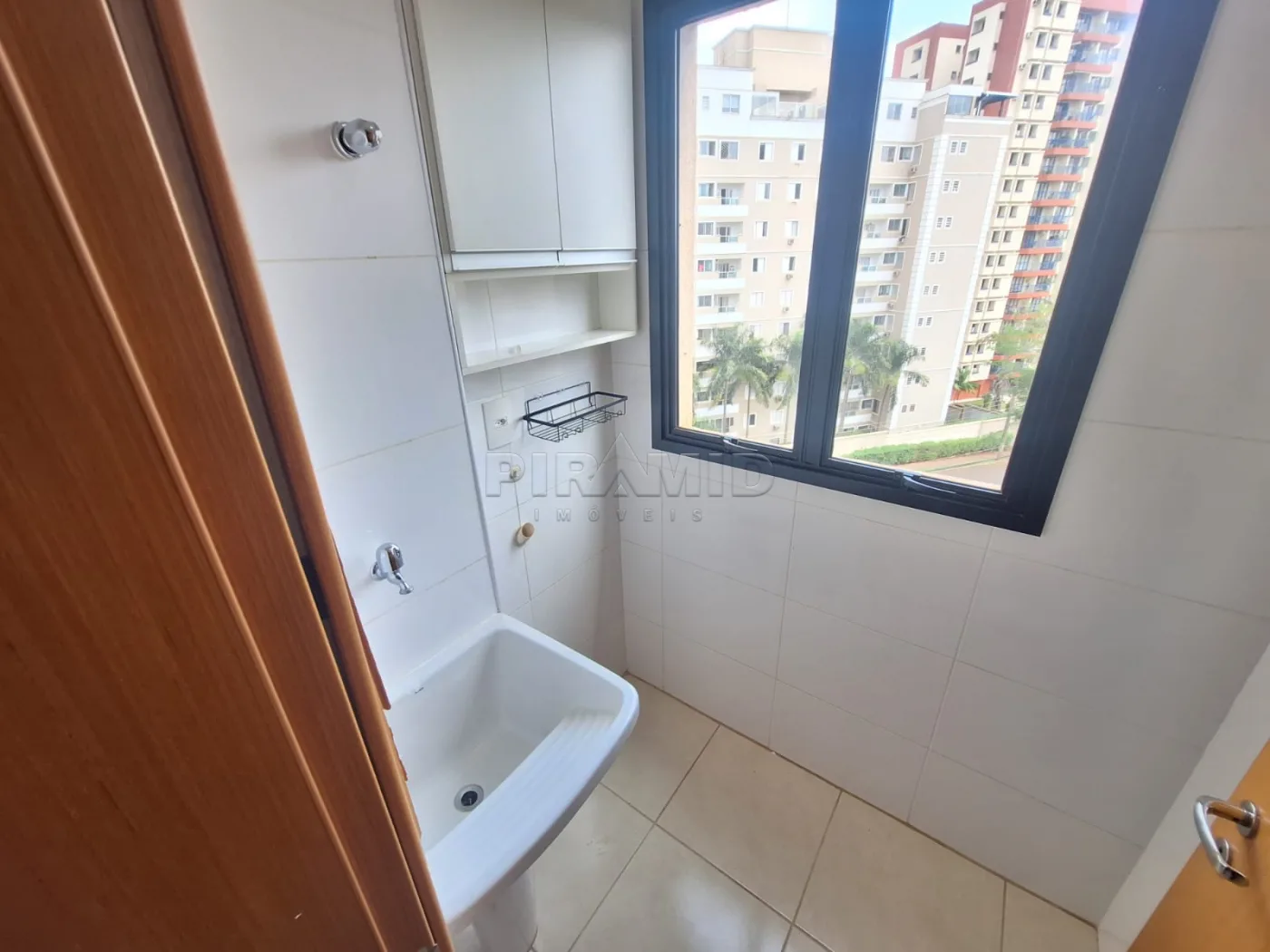 Alugar Apartamento / Padr&atilde;o em Ribeir&atilde;o Preto R$ 1.800,00 - Foto 13