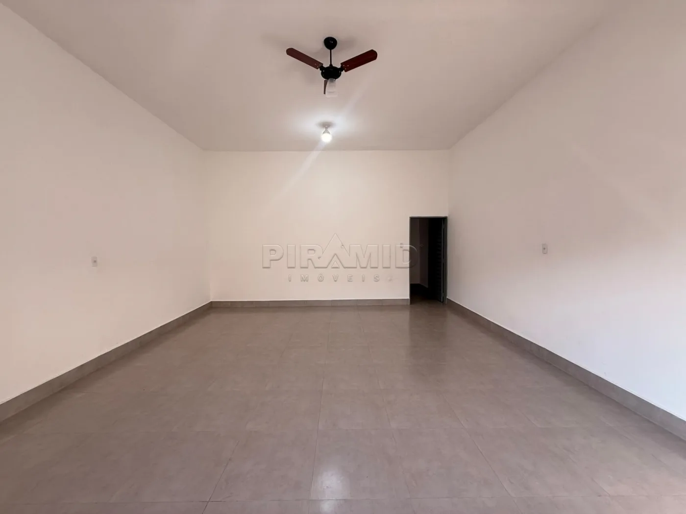 Alugar Comercial / Ponto Comercial em Ribeir&atilde;o Preto R$ 2.500,00 - Foto 1