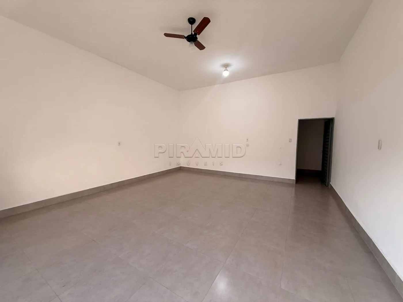 Alugar Comercial / Ponto Comercial em Ribeir&atilde;o Preto R$ 2.500,00 - Foto 2