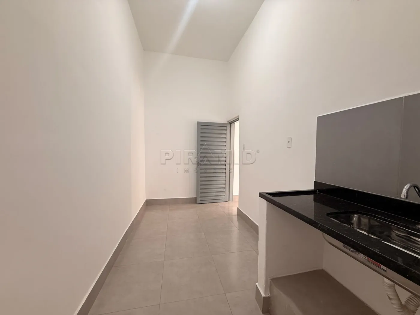 Alugar Comercial / Ponto Comercial em Ribeir&atilde;o Preto R$ 2.500,00 - Foto 4