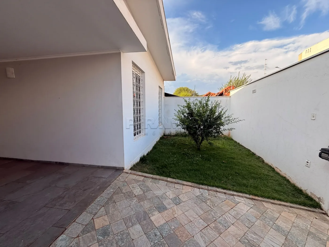 Alugar Casa / Padr&atilde;o em Ribeir&atilde;o Preto R$ 5.000,00 - Foto 2