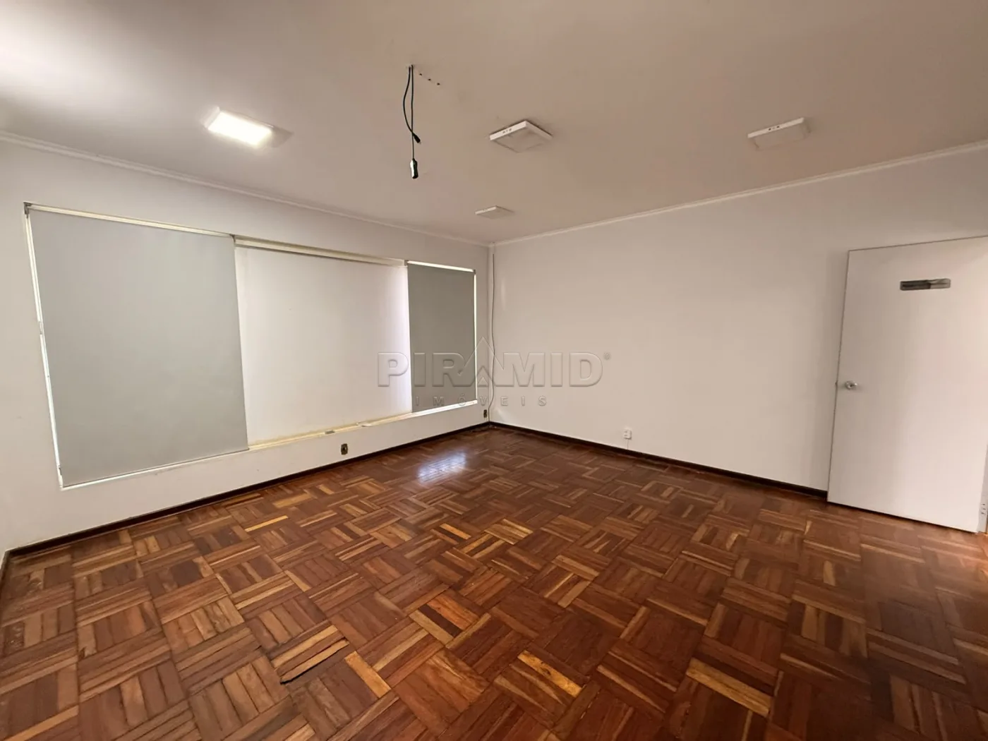 Alugar Casa / Padr&atilde;o em Ribeir&atilde;o Preto R$ 5.000,00 - Foto 1