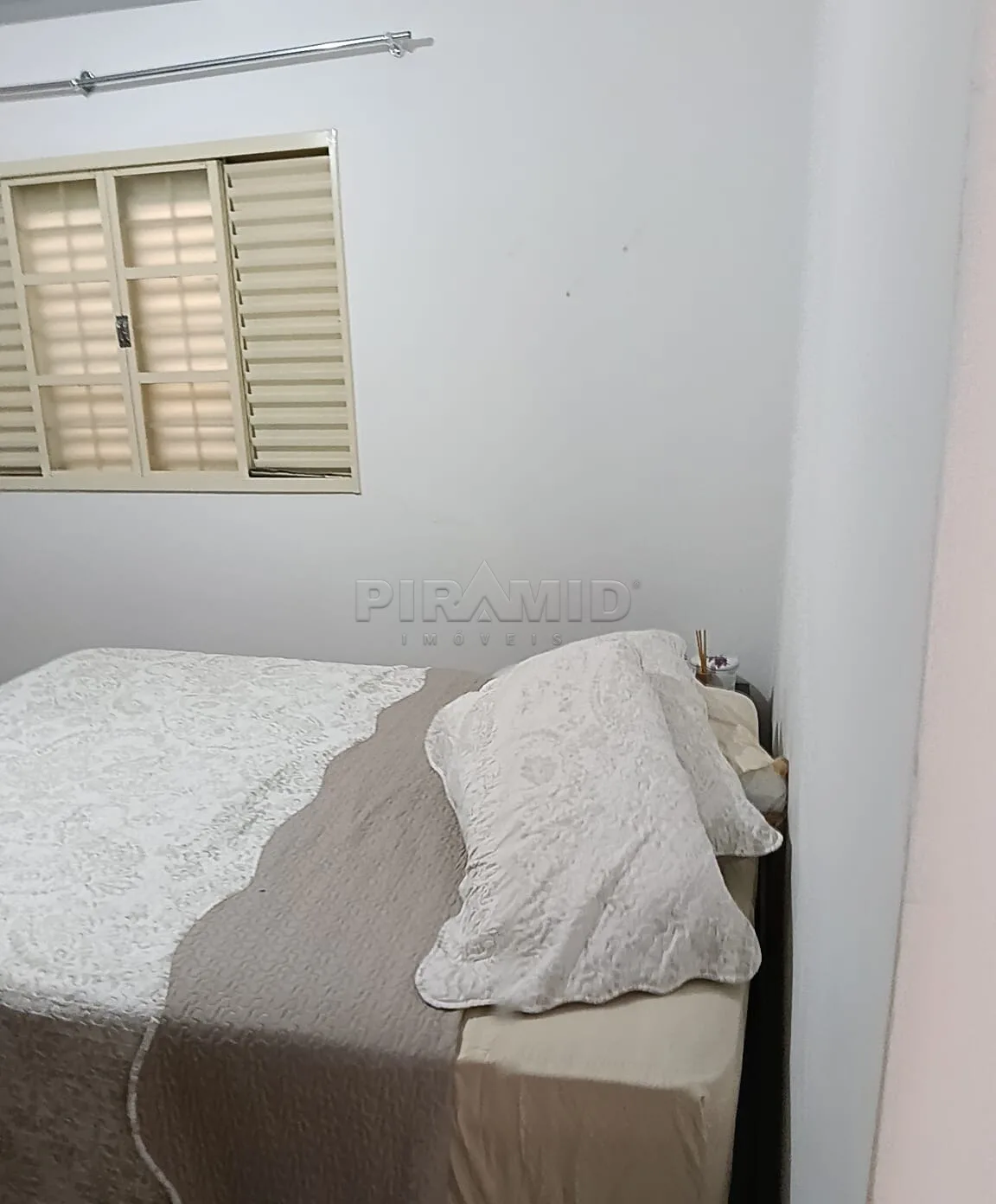 Comprar Casa / Padr&atilde;o em Ribeir&atilde;o Preto R$ 300.000,00 - Foto 3