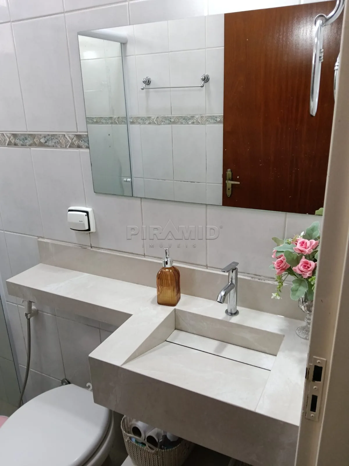 Comprar Casa / Padr&atilde;o em Ribeir&atilde;o Preto R$ 300.000,00 - Foto 4