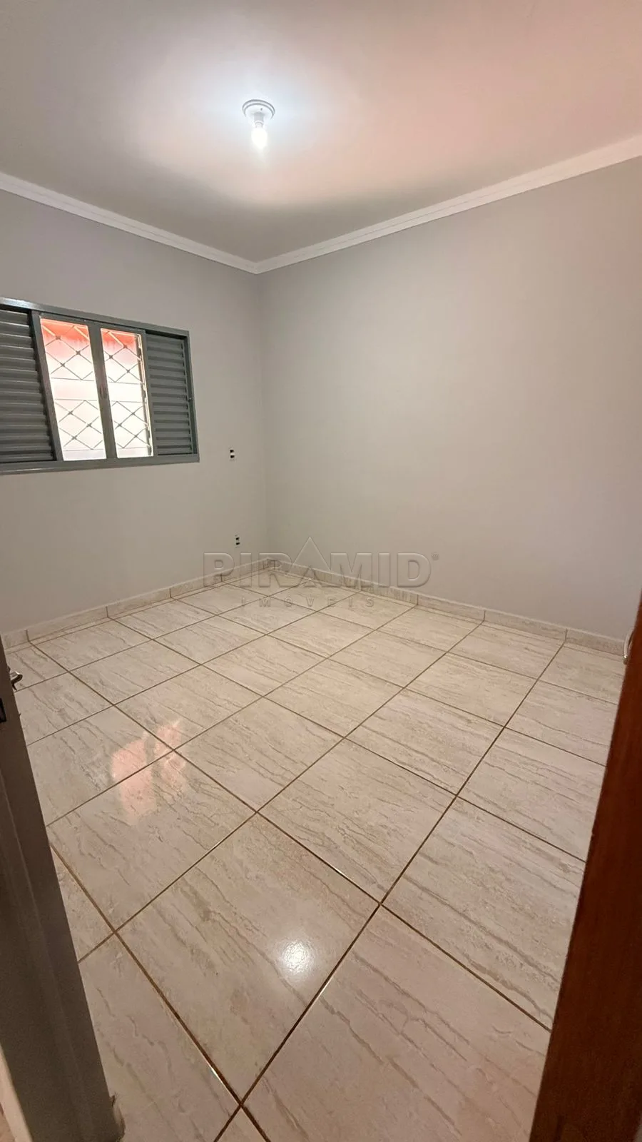 Comprar Casa / Padr&atilde;o em Ribeir&atilde;o Preto R$ 330.000,00 - Foto 11
